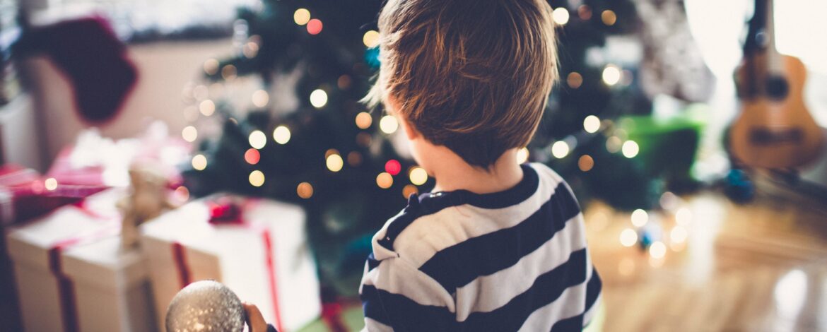 Z jakich materiałów uszyć kreację dla dziecka na Święta Bożego Narodzenia?
